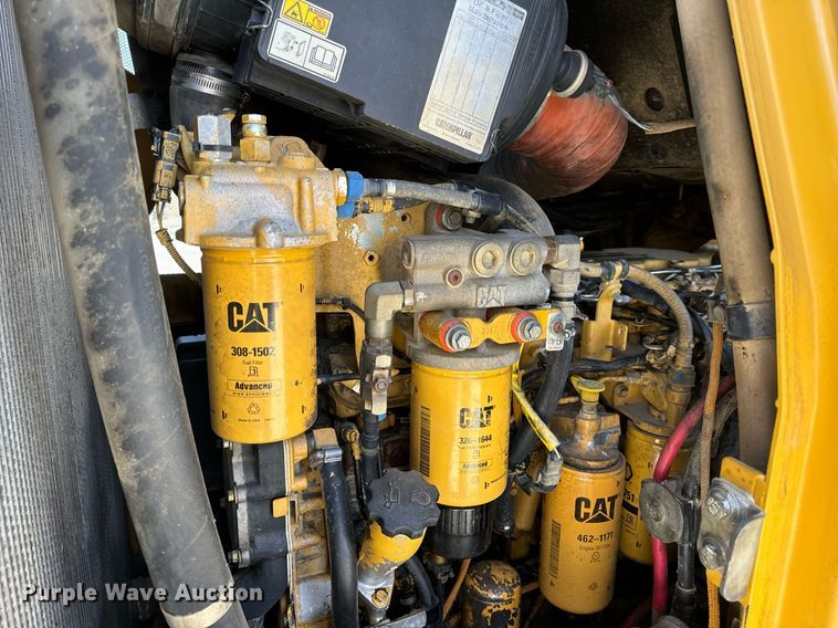 image for item DV1816 2011 Caterpillar 963D track loader