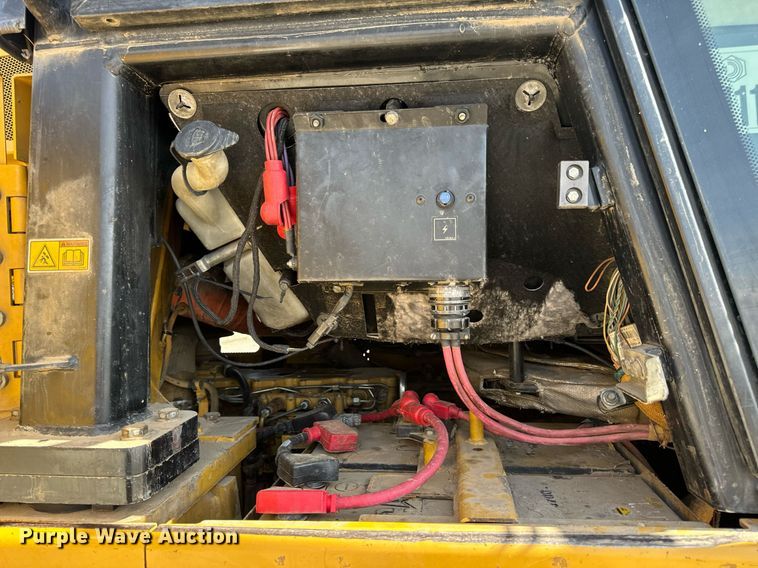 image for item DV1816 2011 Caterpillar 963D track loader