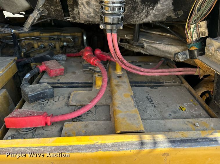 image for item DV1816 2011 Caterpillar 963D track loader