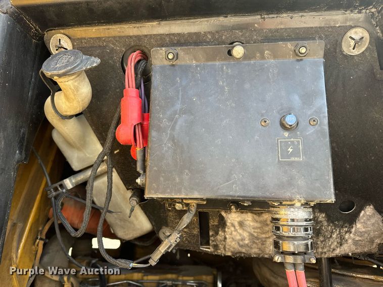 image for item DV1816 2011 Caterpillar 963D track loader