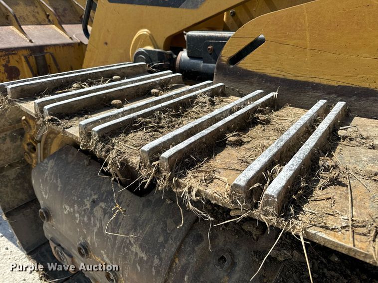 image for item DV1816 2011 Caterpillar 963D track loader