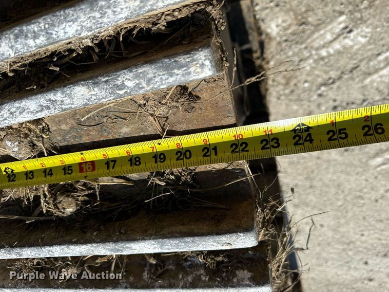 image for item DV1816 2011 Caterpillar 963D track loader