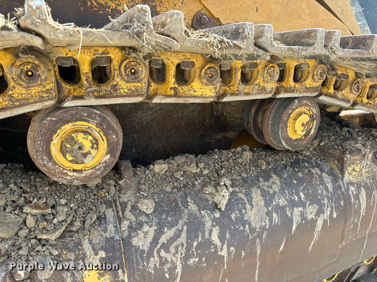 image for item DV1816 2011 Caterpillar 963D track loader