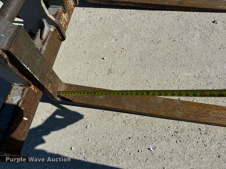 image for item DV1817 2010 Genie GTH-1056 telehandler