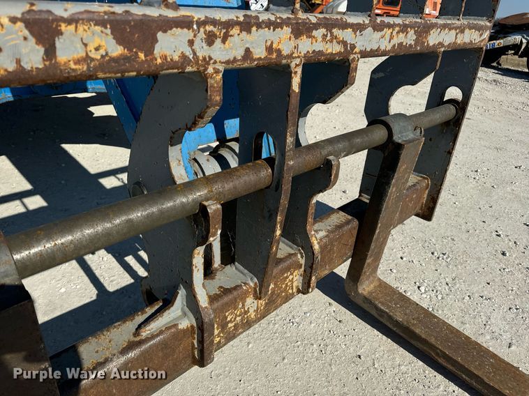 image for item DV1817 2010 Genie GTH-1056 telehandler