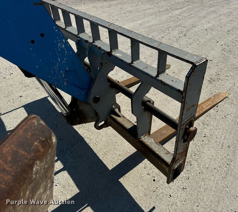 image for item DV1817 2010 Genie GTH-1056 telehandler