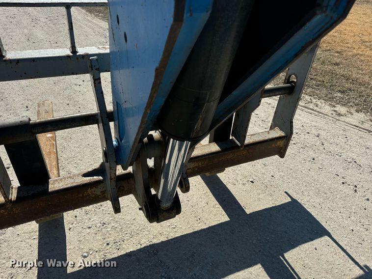 image for item DV1817 2010 Genie GTH-1056 telehandler