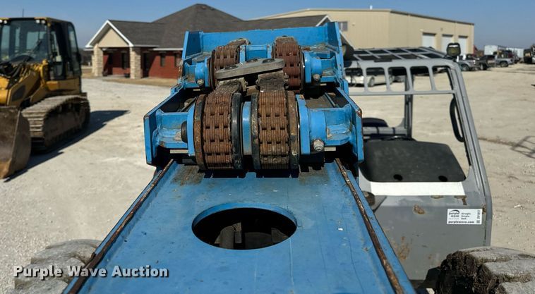 image for item DV1817 2010 Genie GTH-1056 telehandler