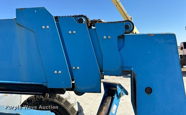 image for item DV1817 2010 Genie GTH-1056 telehandler