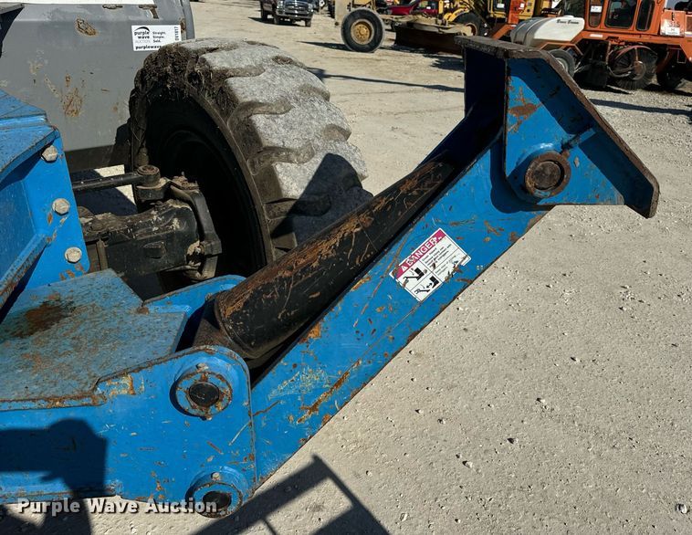 image for item DV1817 2010 Genie GTH-1056 telehandler