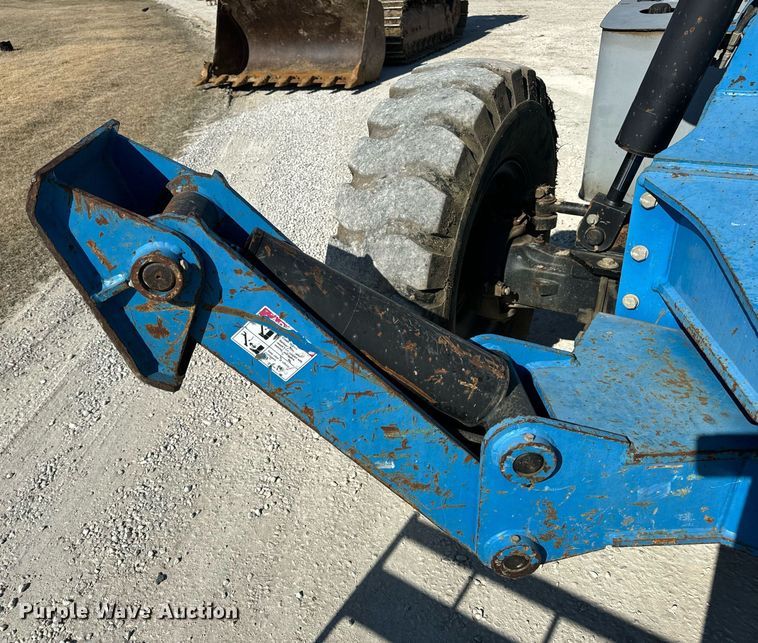 image for item DV1817 2010 Genie GTH-1056 telehandler