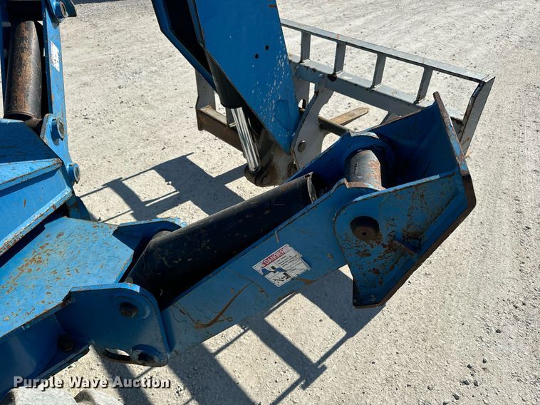 image for item DV1817 2010 Genie GTH-1056 telehandler