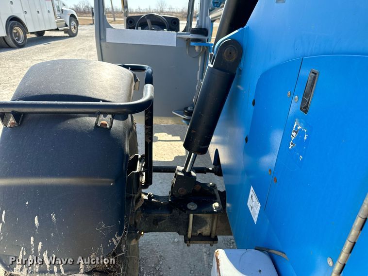 image for item DV1817 2010 Genie GTH-1056 telehandler