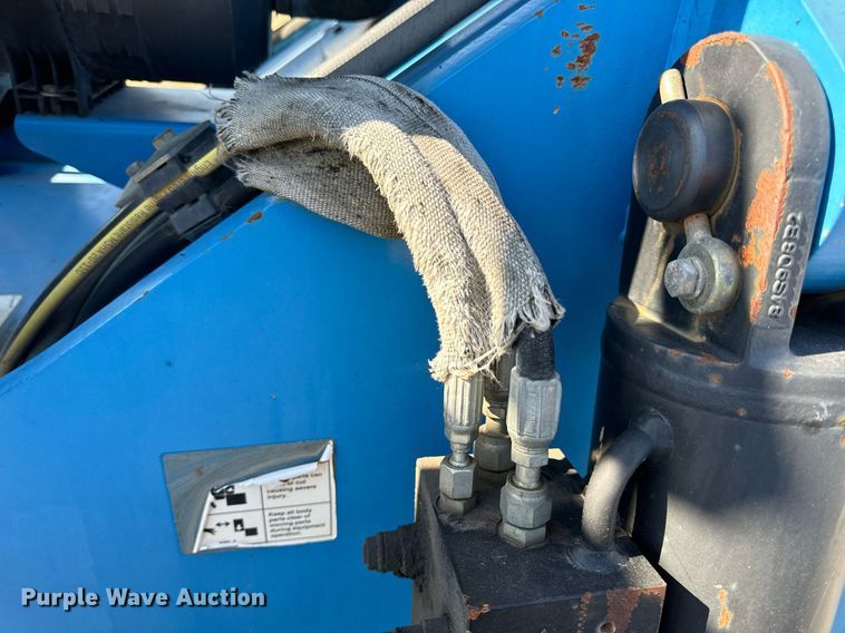 image for item DV1817 2010 Genie GTH-1056 telehandler