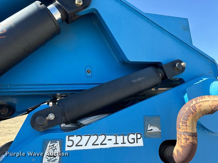 image for item DV1817 2010 Genie GTH-1056 telehandler