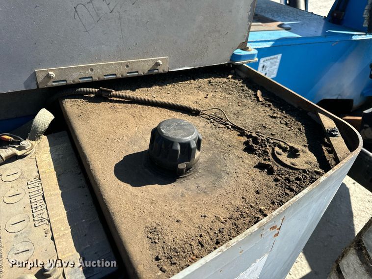 image for item DV1817 2010 Genie GTH-1056 telehandler