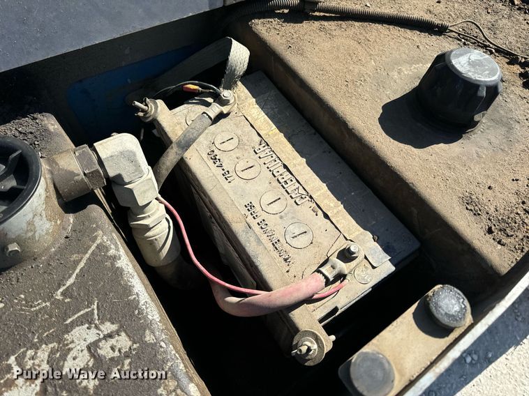 image for item DV1817 2010 Genie GTH-1056 telehandler