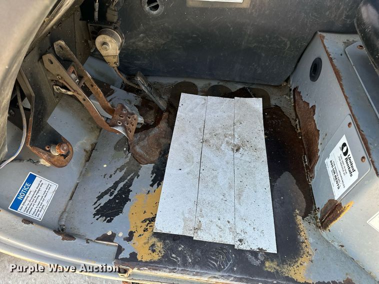 image for item DV1817 2010 Genie GTH-1056 telehandler