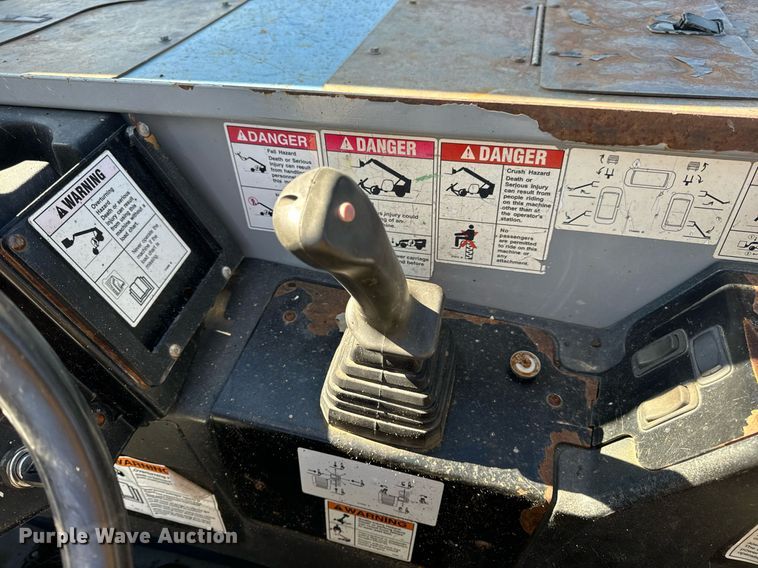 image for item DV1817 2010 Genie GTH-1056 telehandler