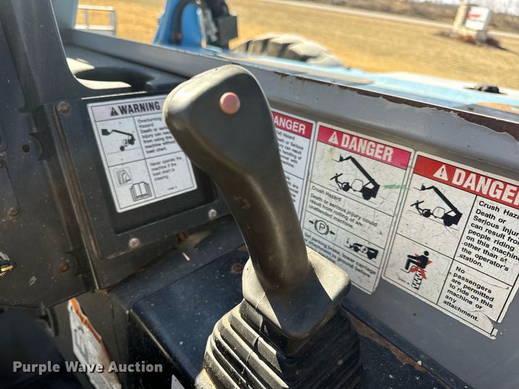 image for item DV1817 2010 Genie GTH-1056 telehandler