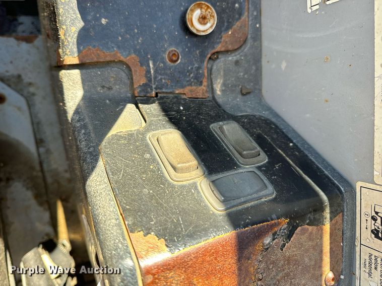 image for item DV1817 2010 Genie GTH-1056 telehandler