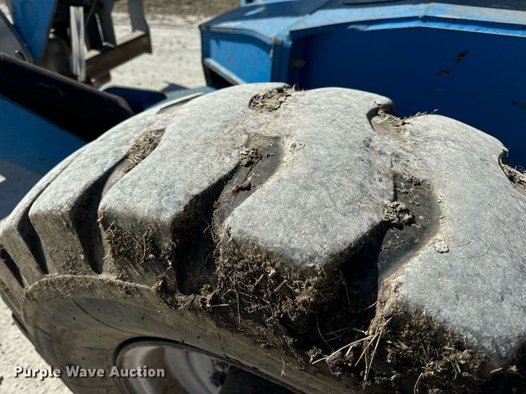 image for item DV1817 2010 Genie GTH-1056 telehandler