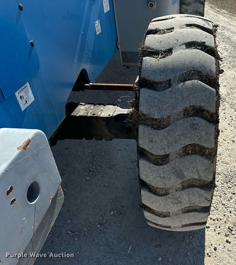image for item DV1817 2010 Genie GTH-1056 telehandler