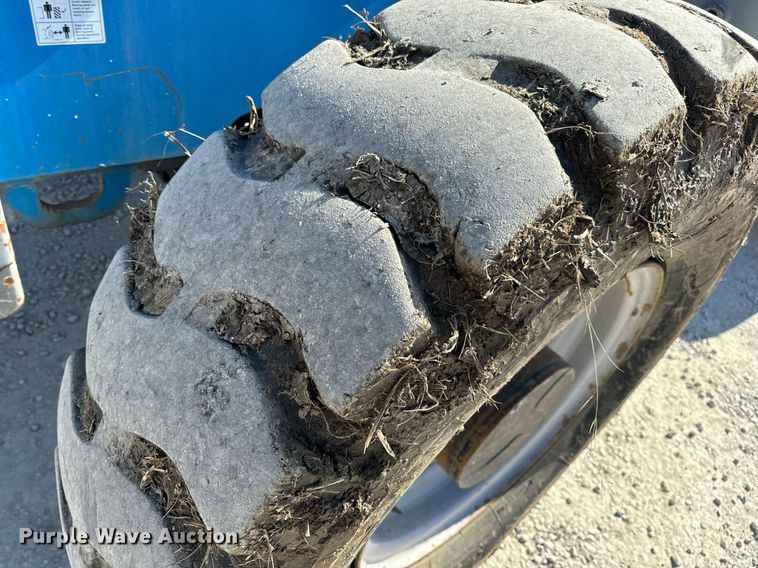 image for item DV1817 2010 Genie GTH-1056 telehandler