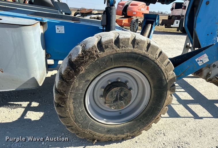 image for item DV1817 2010 Genie GTH-1056 telehandler