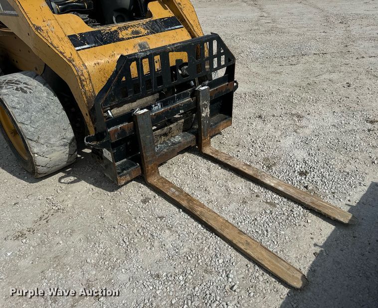 image for item DV1820 2006 Caterpillar 262B skid steer loader