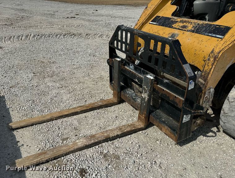 image for item DV1820 2006 Caterpillar 262B skid steer loader