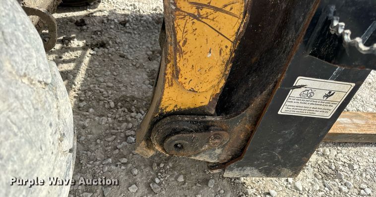 image for item DV1820 2006 Caterpillar 262B skid steer loader