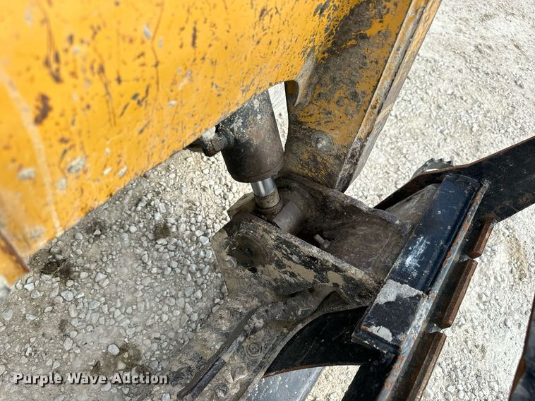 image for item DV1820 2006 Caterpillar 262B skid steer loader
