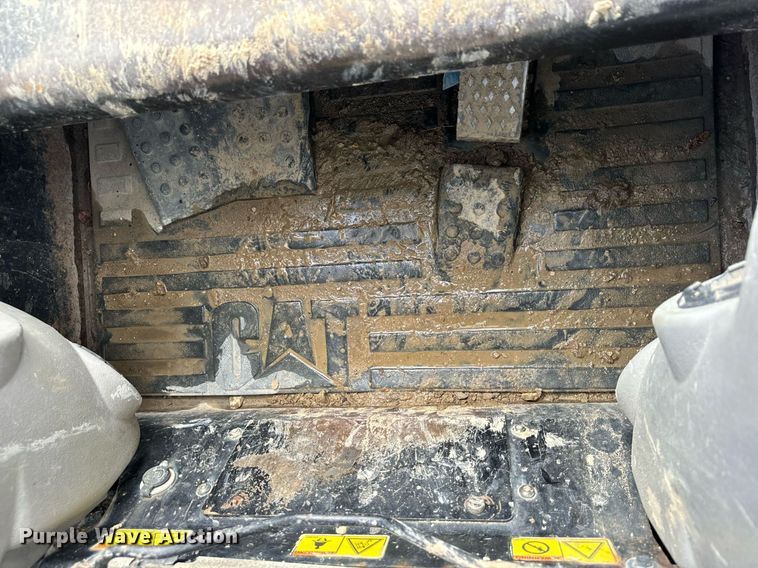 image for item DV1820 2006 Caterpillar 262B skid steer loader