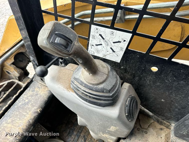 image for item DV1820 2006 Caterpillar 262B skid steer loader