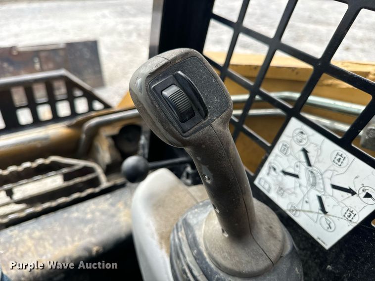 image for item DV1820 2006 Caterpillar 262B skid steer loader