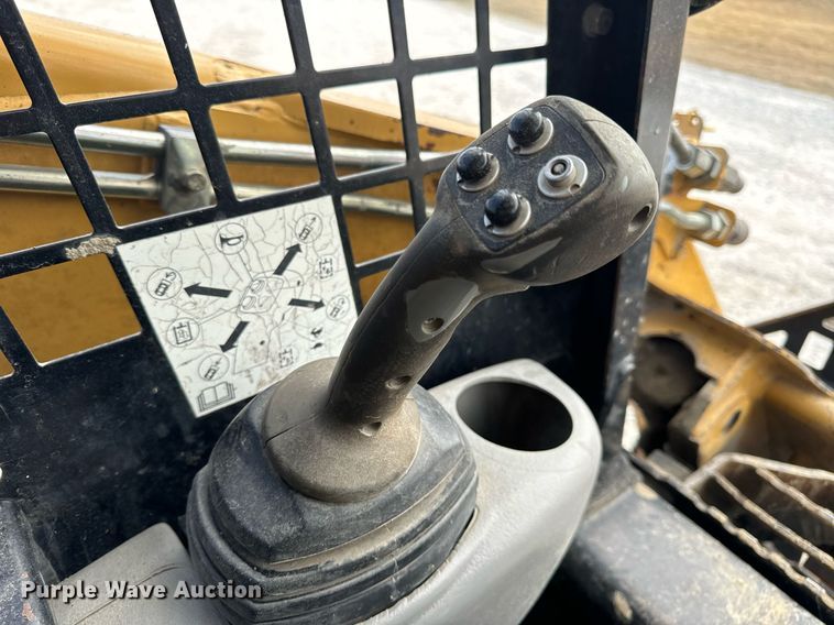 image for item DV1820 2006 Caterpillar 262B skid steer loader