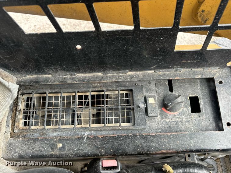 image for item DV1820 2006 Caterpillar 262B skid steer loader