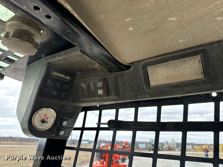 image for item DV1820 2006 Caterpillar 262B skid steer loader