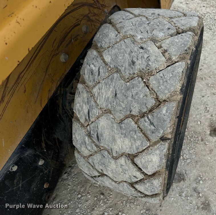 image for item DV1820 2006 Caterpillar 262B skid steer loader