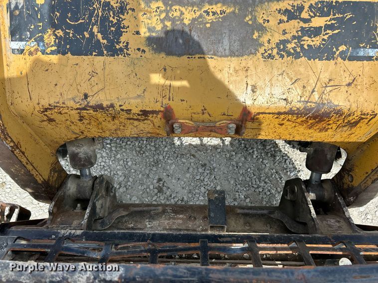 image for item DV1821 2005 Caterpillar 246B skid steer loader