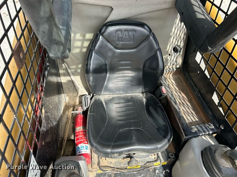 image for item DV1821 2005 Caterpillar 246B skid steer loader