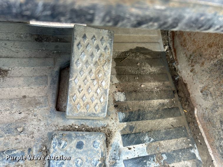 image for item DV1821 2005 Caterpillar 246B skid steer loader