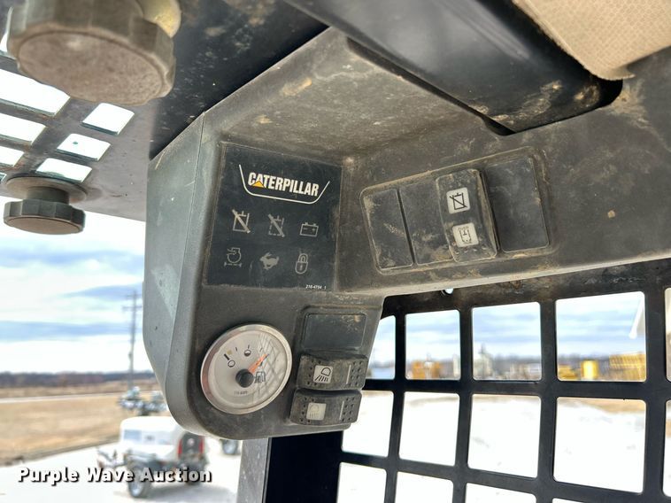 image for item DV1821 2005 Caterpillar 246B skid steer loader