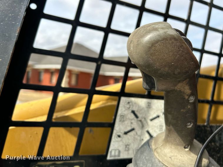 image for item DV1821 2005 Caterpillar 246B skid steer loader