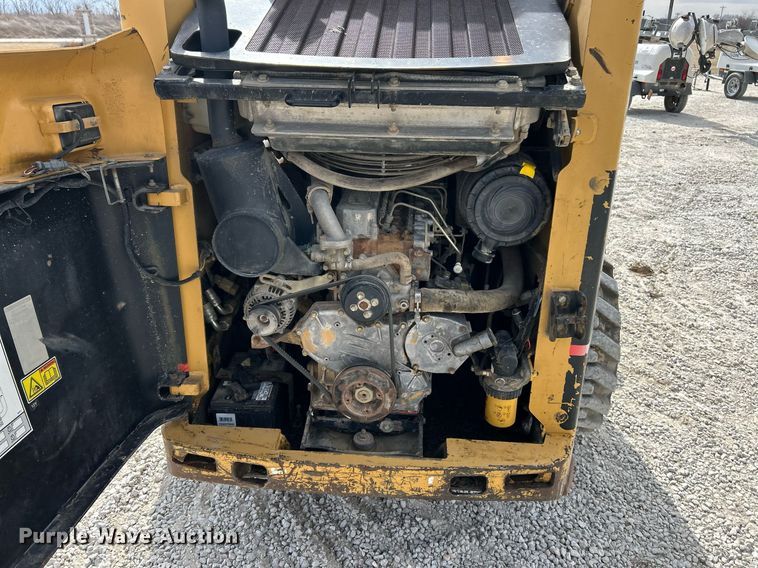 image for item DV1821 2005 Caterpillar 246B skid steer loader
