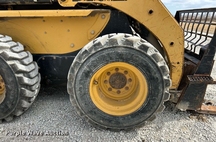 image for item DV1821 2005 Caterpillar 246B skid steer loader