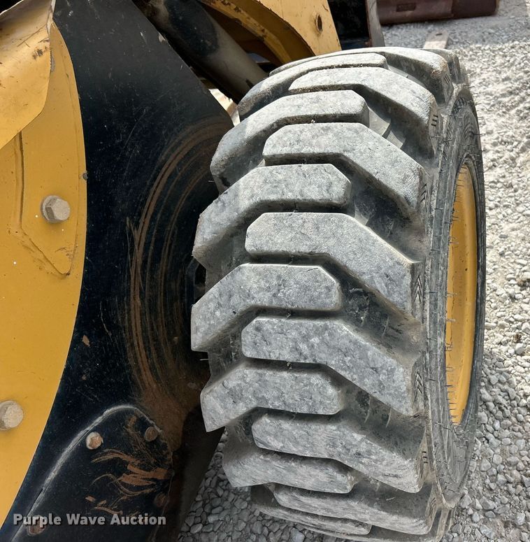 image for item DV1821 2005 Caterpillar 246B skid steer loader