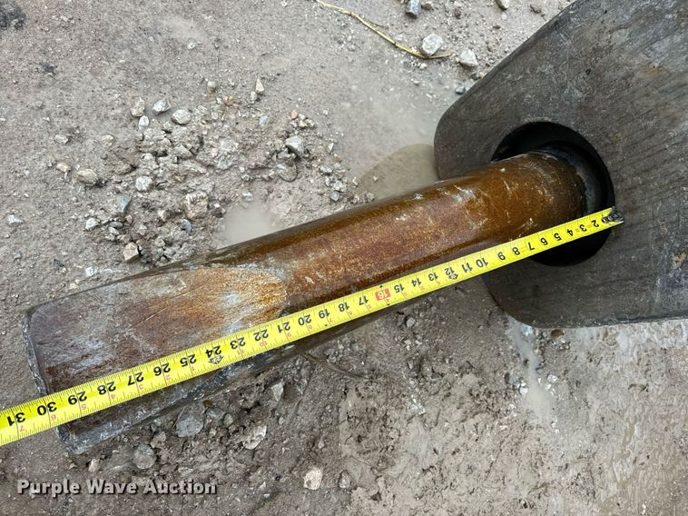 image for item DV1824 Caterpillar H160D breaker