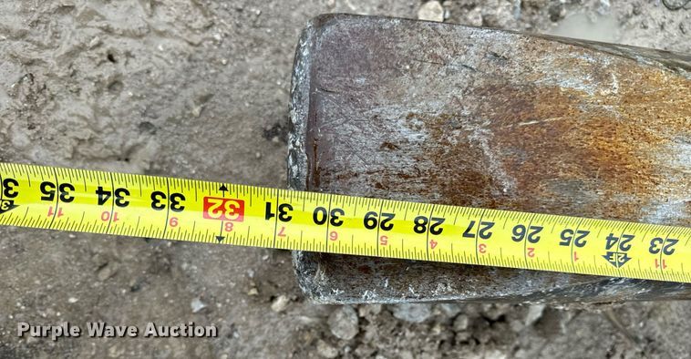 image for item DV1824 Caterpillar H160D breaker